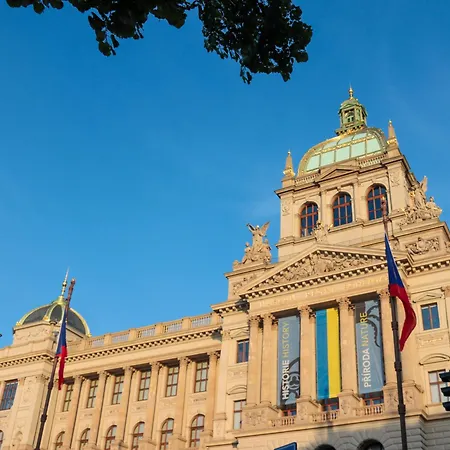 Apartment Rentero - Sunny One Bedroom Apartment Overlooking National Museum *
