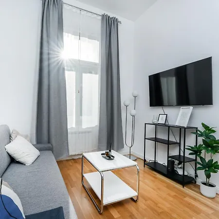 Sunny One Bedroom By Rentero *
